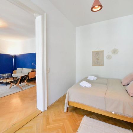 Beautiful Flat Next To Karlskirche Wina Bagian luar foto