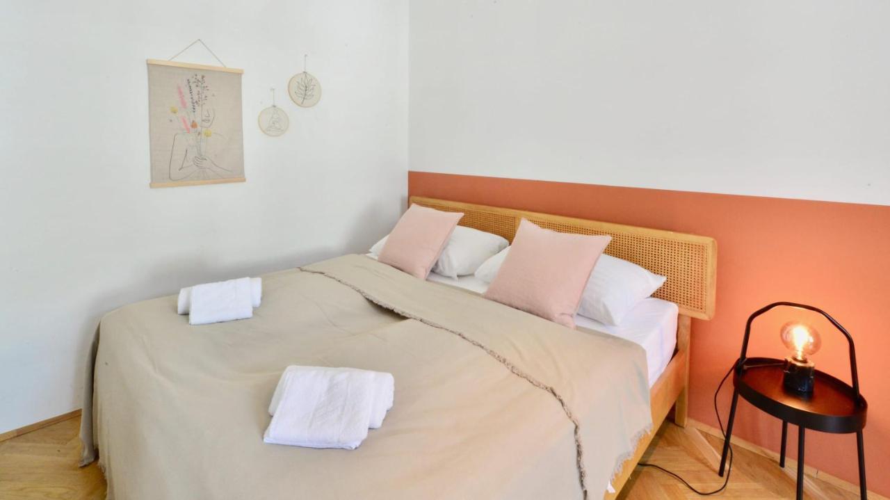 Beautiful Flat Next To Karlskirche Wina Bagian luar foto
