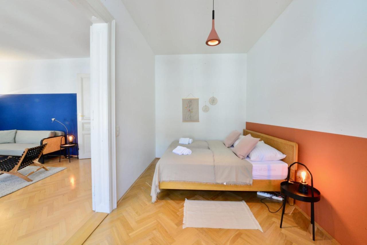 Beautiful Flat Next To Karlskirche Wina Bagian luar foto