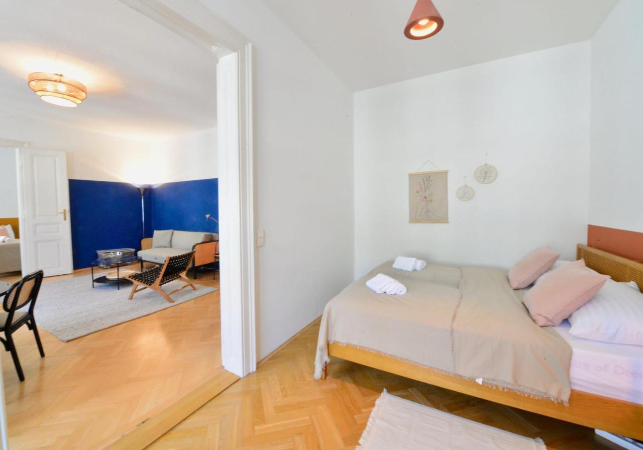 Beautiful Flat Next To Karlskirche Wina Bagian luar foto