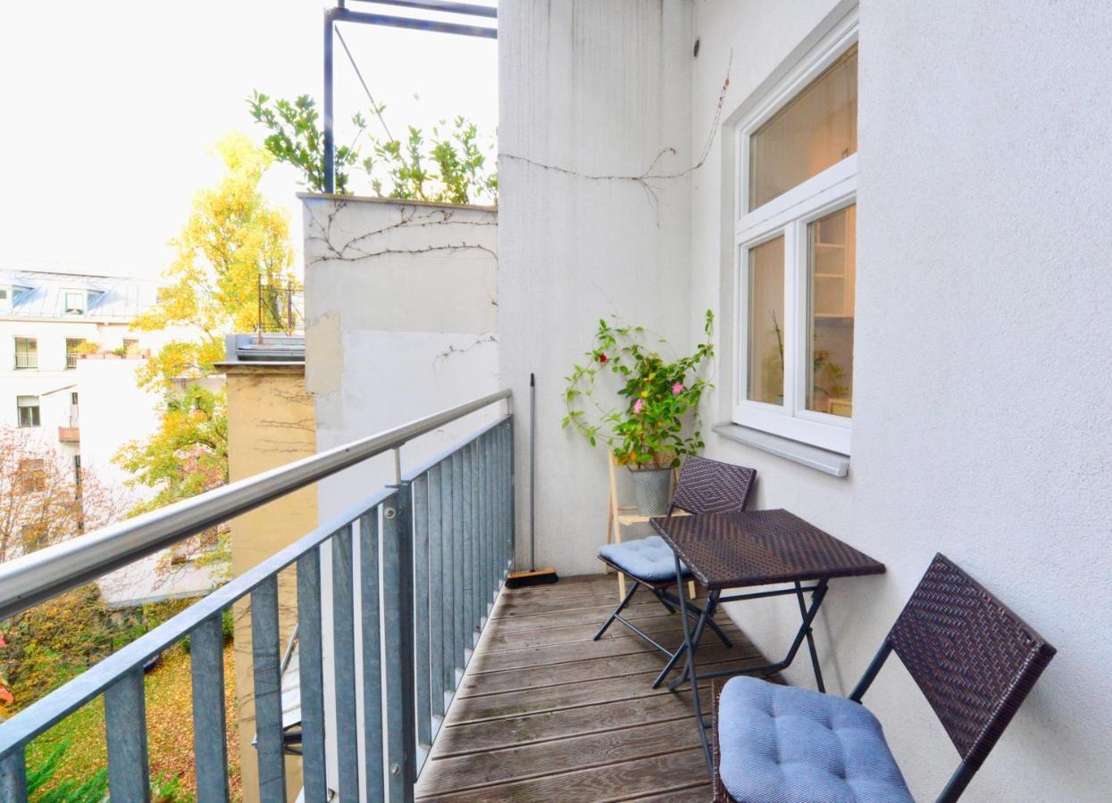 Beautiful Flat Next To Karlskirche Wina Bagian luar foto