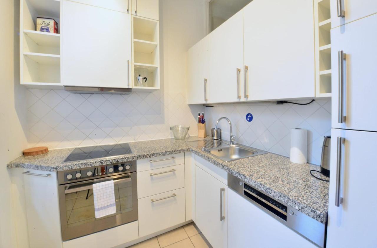 Beautiful Flat Next To Karlskirche Wina Bagian luar foto