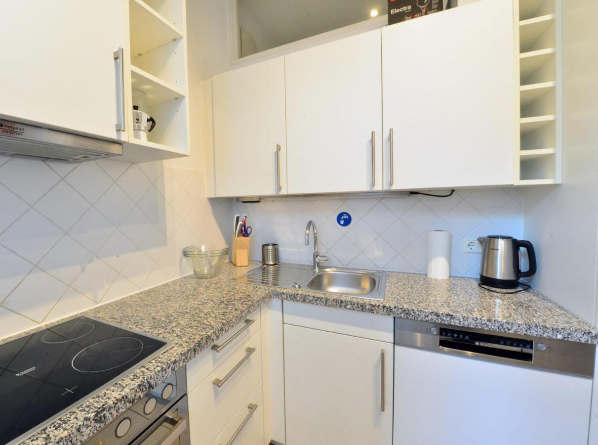 Beautiful Flat Next To Karlskirche Wina Bagian luar foto