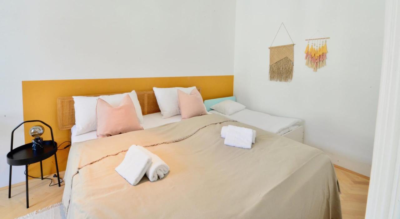 Beautiful Flat Next To Karlskirche Wina Bagian luar foto